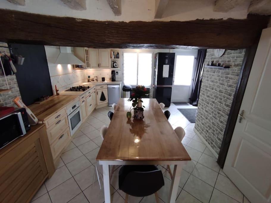 Chaleureuse Maison De Ville Avec Parking Gratuit Chinon Eksteriør bilde